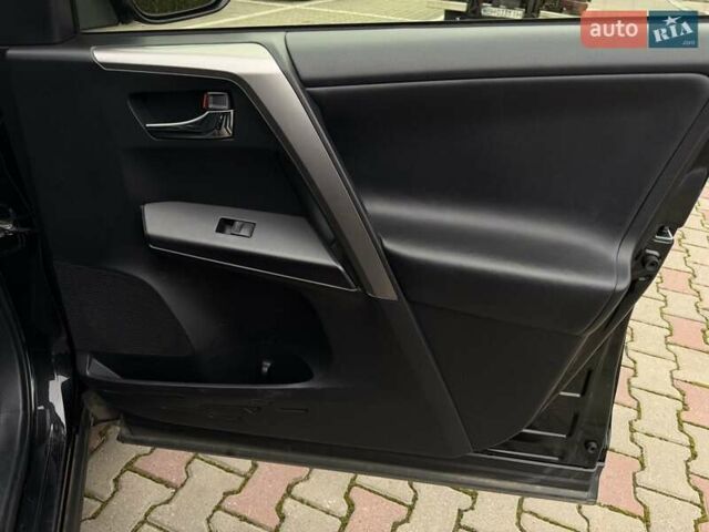 Черный Тойота РАВ 4, объемом двигателя 2.49 л и пробегом 90 тыс. км за 21800 $, фото 13 на Automoto.ua