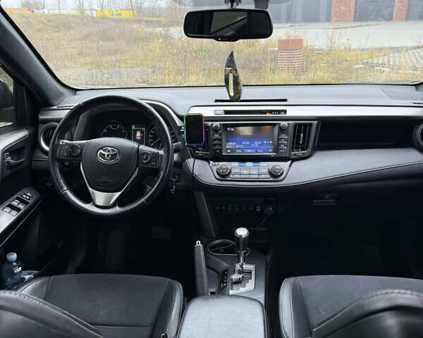 Черный Тойота РАВ 4, объемом двигателя 2.23 л и пробегом 208 тыс. км за 20800 $, фото 8 на Automoto.ua