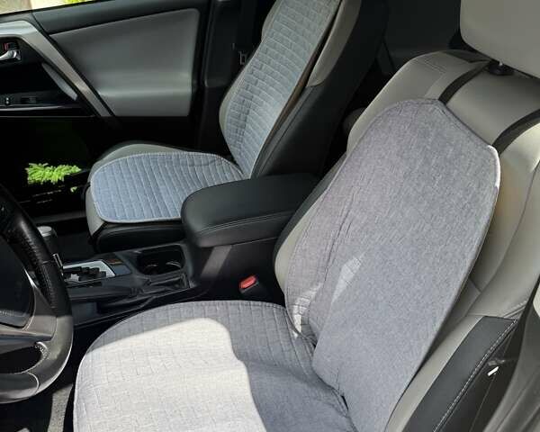 Чорний Тойота РАВ 4, об'ємом двигуна 2.49 л та пробігом 115 тис. км за 24000 $, фото 18 на Automoto.ua