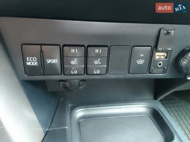 Чорний Тойота РАВ 4, об'ємом двигуна 1.99 л та пробігом 151 тис. км за 20700 $, фото 11 на Automoto.ua