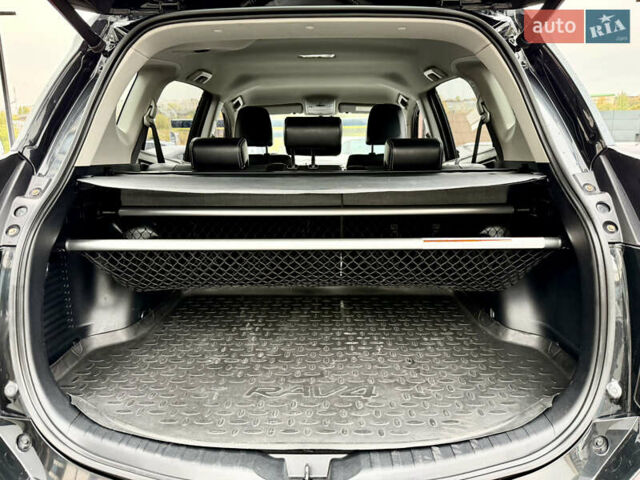 Тойота РАВ 4 2017 в Днепре (Днепропетровске) на Automoto.ua Черный Тойота РАВ 4, объемом двигателя 2.23 л и пробегом 240 тыс. км за 18700 $, фото 42 на Automoto.ua