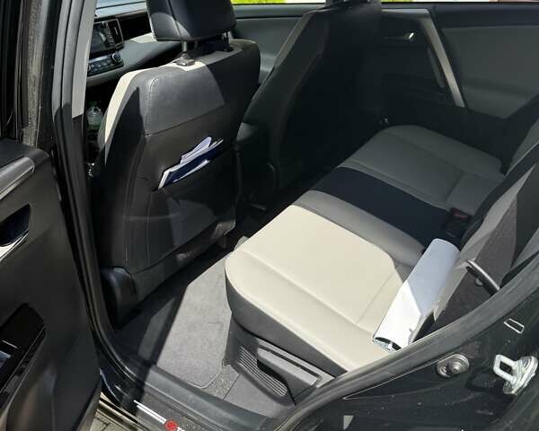 Чорний Тойота РАВ 4, об'ємом двигуна 2.49 л та пробігом 115 тис. км за 24000 $, фото 21 на Automoto.ua