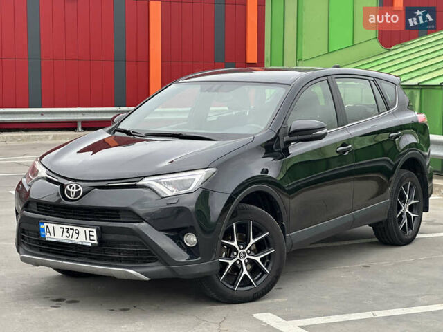 Тойота РАВ 4 2017 в Киеве на Automoto.ua Черный Тойота РАВ 4, объемом двигателя 2.23 л и пробегом 207 тыс. км за 18000 $, фото 6 на Automoto.ua