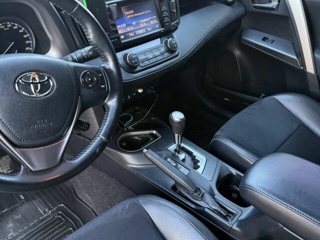 Черный Тойота РАВ 4, объемом двигателя 2.2 л и пробегом 208 тыс. км за 19800 $, фото 3 на Automoto.ua