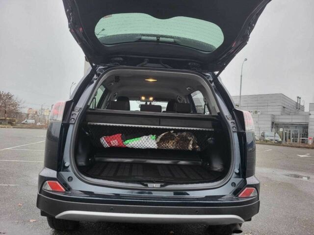 Тойота РАВ 4 2017 в Киеве на Automoto.ua Черный Тойота РАВ 4, объемом двигателя 2.5 л и пробегом 167 тыс. км за 21900 $, фото 16 на Automoto.ua