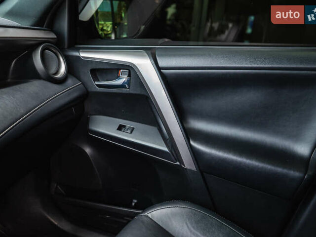 Тойота РАВ 4 2017 в Днепре (Днепропетровске) на Automoto.ua Черный Тойота РАВ 4, объемом двигателя 2.23 л и пробегом 94 тыс. км за 24300 $, фото 32 на Automoto.ua