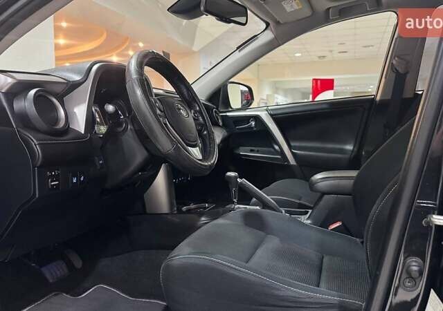 Чорний Тойота РАВ 4, об'ємом двигуна 2.49 л та пробігом 219 тис. км за 21939 $, фото 12 на Automoto.ua