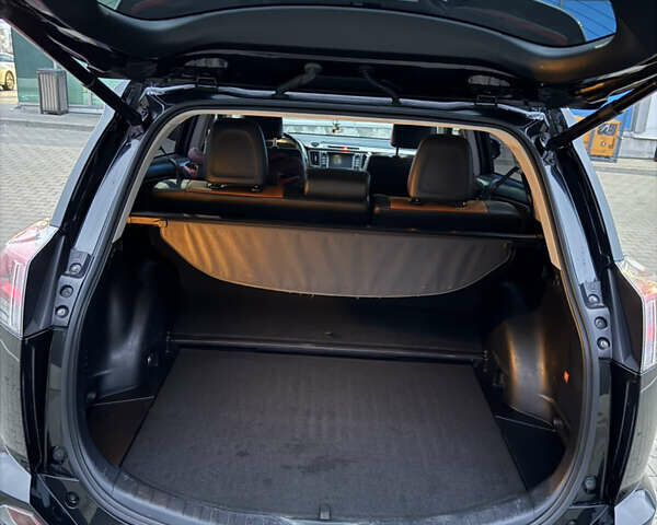 Чорний Тойота РАВ 4, об'ємом двигуна 2.49 л та пробігом 108 тис. км за 24900 $, фото 22 на Automoto.ua