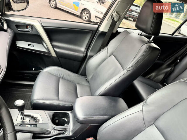 Тойота РАВ 4 2017 в Днепре (Днепропетровске) на Automoto.ua Черный Тойота РАВ 4, объемом двигателя 2.23 л и пробегом 240 тыс. км за 18700 $, фото 36 на Automoto.ua