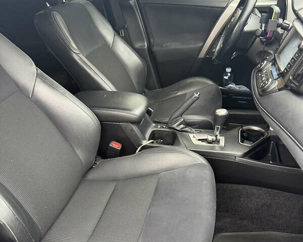 Черный Тойота РАВ 4, объемом двигателя 2.23 л и пробегом 208 тыс. км за 20800 $, фото 10 на Automoto.ua