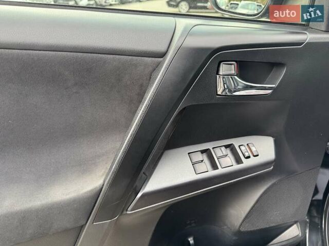 Черный Тойота РАВ 4, объемом двигателя 2.49 л и пробегом 92 тыс. км за 24500 $, фото 9 на Automoto.ua