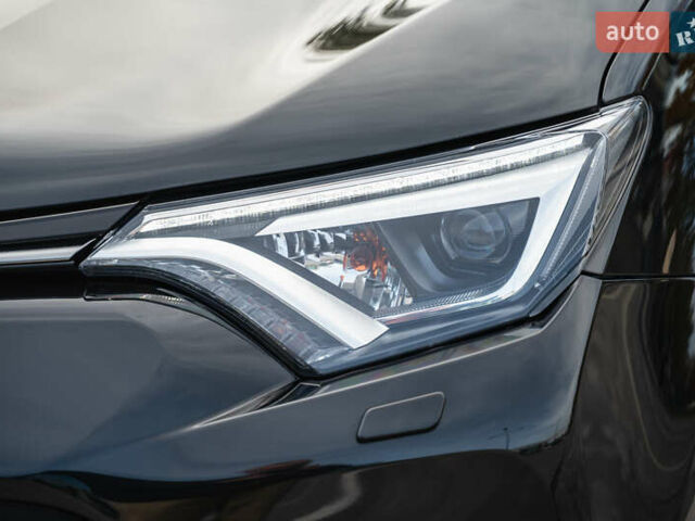 Черный Тойота РАВ 4, объемом двигателя 2.23 л и пробегом 97 тыс. км за 23775 $, фото 1 на Automoto.ua