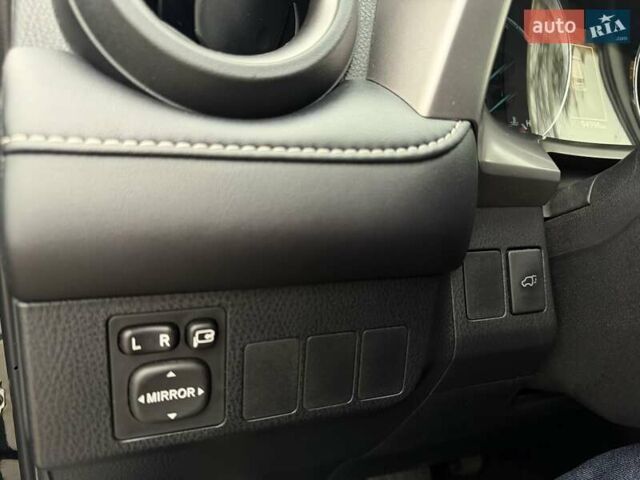 Черный Тойота РАВ 4, объемом двигателя 2.49 л и пробегом 90 тыс. км за 21800 $, фото 8 на Automoto.ua