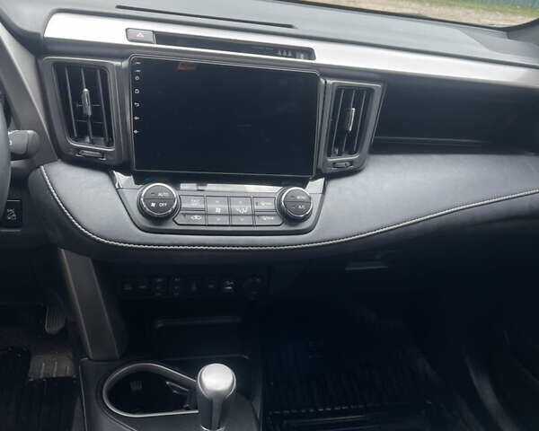 Черный Тойота РАВ 4, объемом двигателя 2.23 л и пробегом 187 тыс. км за 19100 $, фото 11 на Automoto.ua