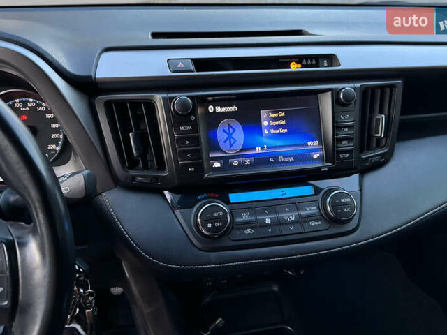 Тойота РАВ 4 2017 в Львове на Automoto.ua Черный Тойота РАВ 4, объемом двигателя 2.23 л и пробегом 99 тыс. км за 23200 $, фото 2 на Automoto.ua