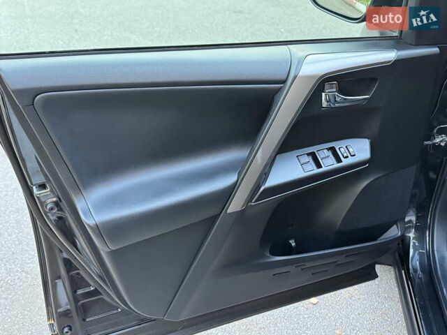 Черный Тойота РАВ 4, объемом двигателя 2.49 л и пробегом 72 тыс. км за 25000 $, фото 17 на Automoto.ua