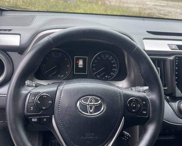 Черный Тойота РАВ 4, объемом двигателя 2.23 л и пробегом 187 тыс. км за 19100 $, фото 10 на Automoto.ua