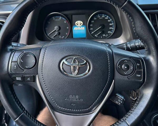 Тойота РАВ 4 2017 в Львове на Automoto.ua Черный Тойота РАВ 4, объемом двигателя 2.23 л и пробегом 99 тыс. км за 23200 $, фото 3 на Automoto.ua