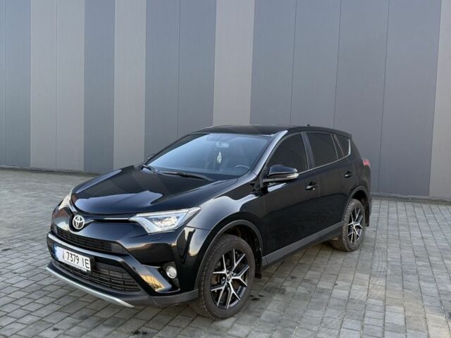 Черный Тойота РАВ 4, объемом двигателя 2.2 л и пробегом 208 тыс. км за 19800 $, фото 1 на Automoto.ua