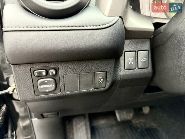 Тойота РАВ 4 2017 в Днепре (Днепропетровске) на Automoto.ua Черный Тойота РАВ 4, объемом двигателя 2.23 л и пробегом 240 тыс. км за 18700 $, фото 28 на Automoto.ua