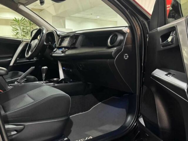 Чорний Тойота РАВ 4, об'ємом двигуна 2.5 л та пробігом 219 тис. км за 22049 $, фото 8 на Automoto.ua