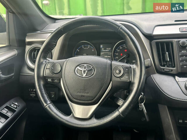 Тойота РАВ 4 2017 в Киеве на Automoto.ua Черный Тойота РАВ 4, объемом двигателя 2.23 л и пробегом 207 тыс. км за 18000 $, фото 30 на Automoto.ua