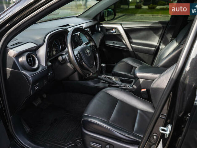 Тойота РАВ 4 2017 в Днепре (Днепропетровске) на Automoto.ua Черный Тойота РАВ 4, объемом двигателя 2.23 л и пробегом 94 тыс. км за 24300 $, фото 15 на Automoto.ua