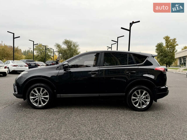 Тойота РАВ 4 2017 в Днепре (Днепропетровске) на Automoto.ua Черный Тойота РАВ 4, объемом двигателя 2.23 л и пробегом 240 тыс. км за 18700 $, фото 6 на Automoto.ua