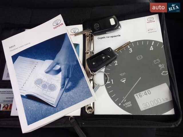Чорний Тойота РАВ 4, об'ємом двигуна 1.99 л та пробігом 151 тис. км за 20700 $, фото 16 на Automoto.ua