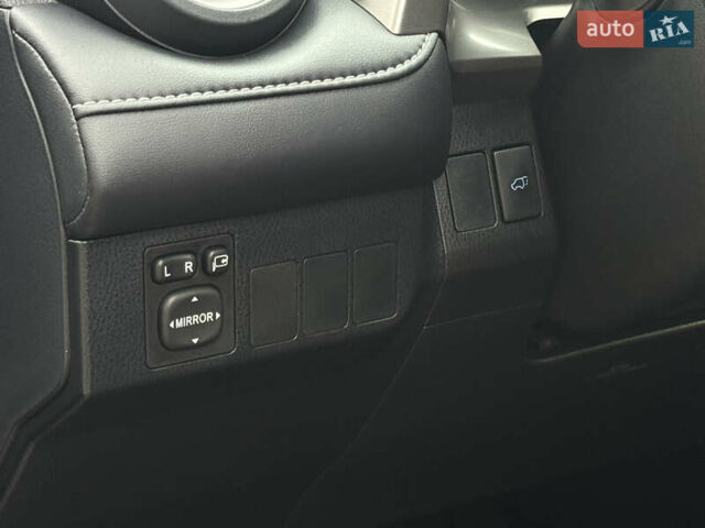 Черный Тойота РАВ 4, объемом двигателя 2.5 л и пробегом 90 тыс. км за 25500 $, фото 17 на Automoto.ua