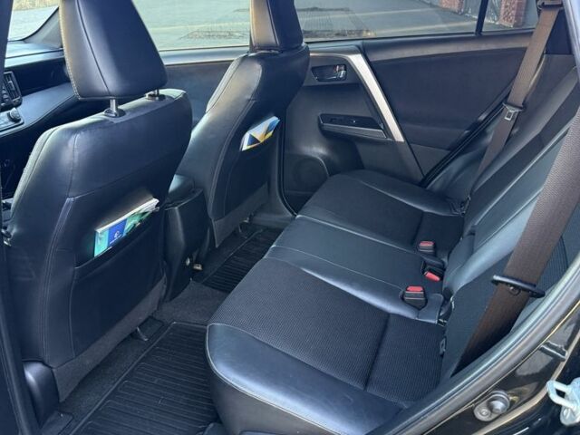 Черный Тойота РАВ 4, объемом двигателя 2.2 л и пробегом 208 тыс. км за 19800 $, фото 4 на Automoto.ua