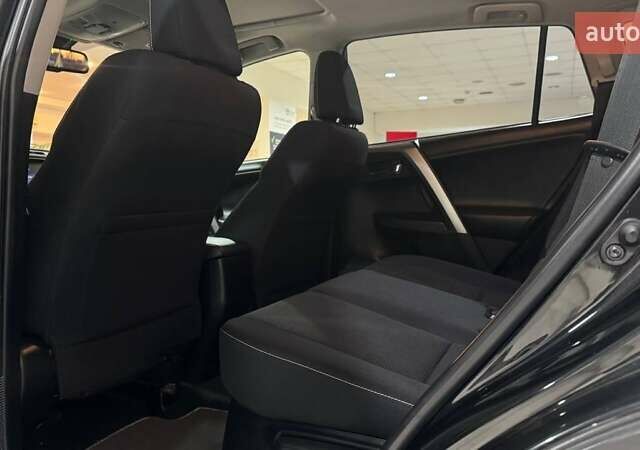 Чорний Тойота РАВ 4, об'ємом двигуна 2.49 л та пробігом 219 тис. км за 21939 $, фото 11 на Automoto.ua