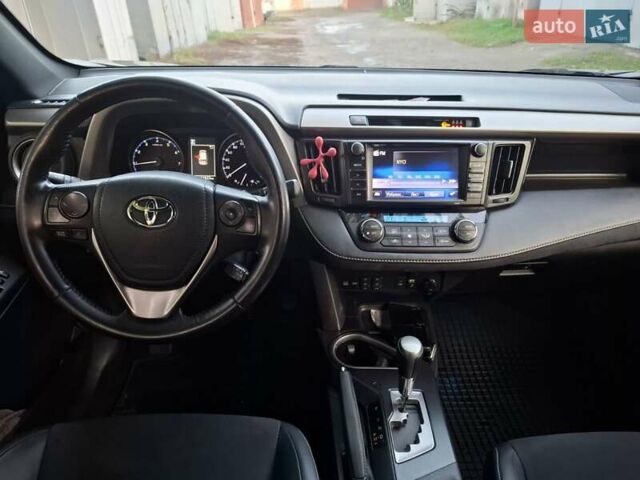 Чорний Тойота РАВ 4, об'ємом двигуна 2 л та пробігом 151 тис. км за 20700 $, фото 7 на Automoto.ua