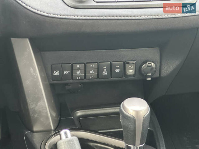 Тойота РАВ 4 2017 в Киеве на Automoto.ua Черный Тойота РАВ 4, объемом двигателя 2.23 л и пробегом 207 тыс. км за 18000 $, фото 33 на Automoto.ua