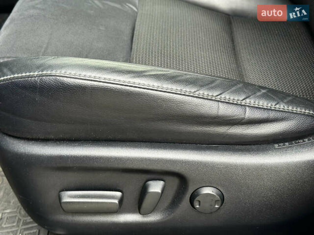 Чорний Тойота РАВ 4, об'ємом двигуна 2.5 л та пробігом 68 тис. км за 24000 $, фото 4 на Automoto.ua