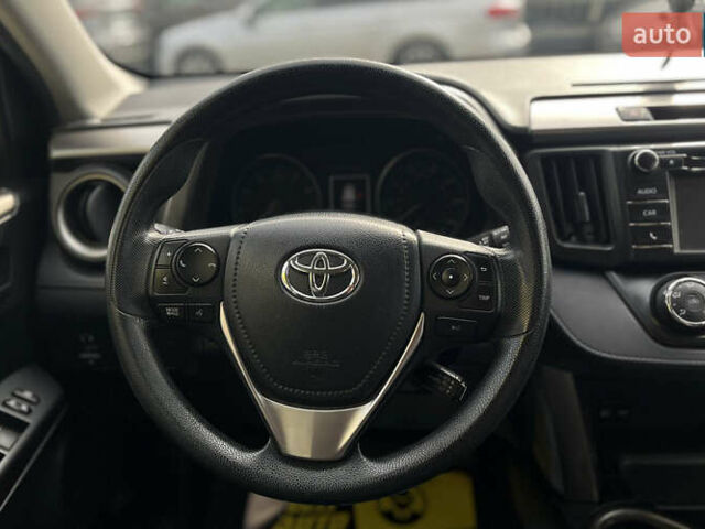 Чорний Тойота РАВ 4, об'ємом двигуна 2.49 л та пробігом 48 тис. км за 19100 $, фото 12 на Automoto.ua