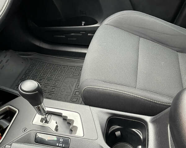 Черный Тойота РАВ 4, объемом двигателя 2.49 л и пробегом 98 тыс. км за 22000 $, фото 47 на Automoto.ua