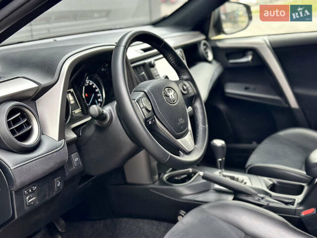 Чорний Тойота РАВ 4, об'ємом двигуна 2.5 л та пробігом 68 тис. км за 24000 $, фото 26 на Automoto.ua