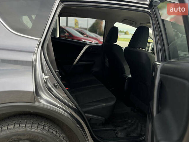 Чорний Тойота РАВ 4, об'ємом двигуна 2.49 л та пробігом 48 тис. км за 19100 $, фото 13 на Automoto.ua