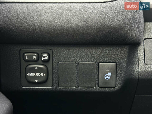 Чорний Тойота РАВ 4, об'ємом двигуна 2.5 л та пробігом 68 тис. км за 24000 $, фото 40 на Automoto.ua