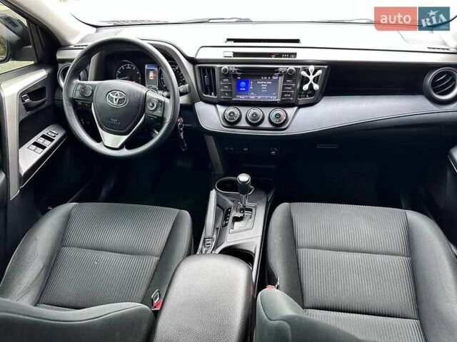 Тойота РАВ 4 2018 в Кропивницком (Кировограде) на Automoto.ua Черный Тойота РАВ 4, объемом двигателя 2.49 л и пробегом 100 тыс. км за 20000 $, фото 19 на Automoto.ua