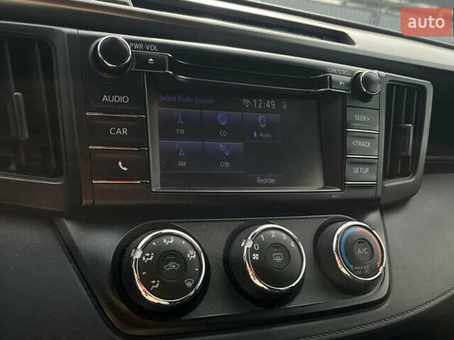 Чорний Тойота РАВ 4, об'ємом двигуна 2.49 л та пробігом 48 тис. км за 19100 $, фото 18 на Automoto.ua