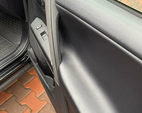 Черный Тойота РАВ 4, объемом двигателя 2.49 л и пробегом 98 тыс. км за 22000 $, фото 16 на Automoto.ua