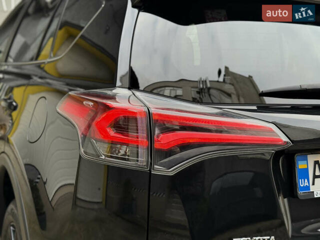 Черный Тойота РАВ 4, объемом двигателя 2.49 л и пробегом 122 тыс. км за 23800 $, фото 11 на Automoto.ua