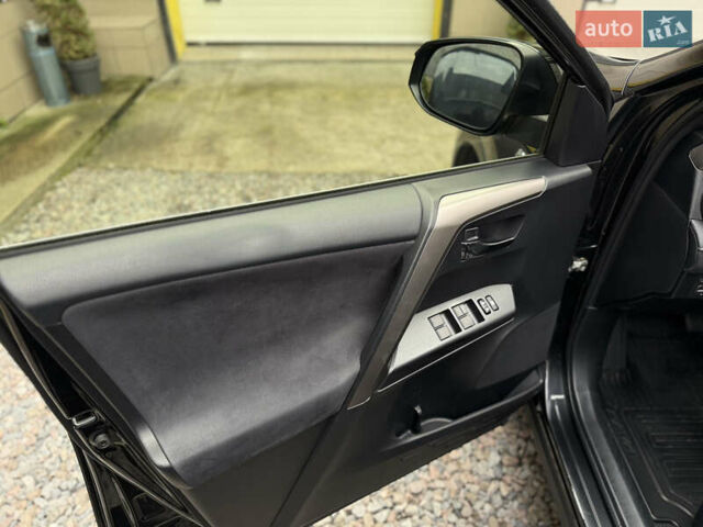 Черный Тойота РАВ 4, объемом двигателя 2.49 л и пробегом 122 тыс. км за 23800 $, фото 18 на Automoto.ua