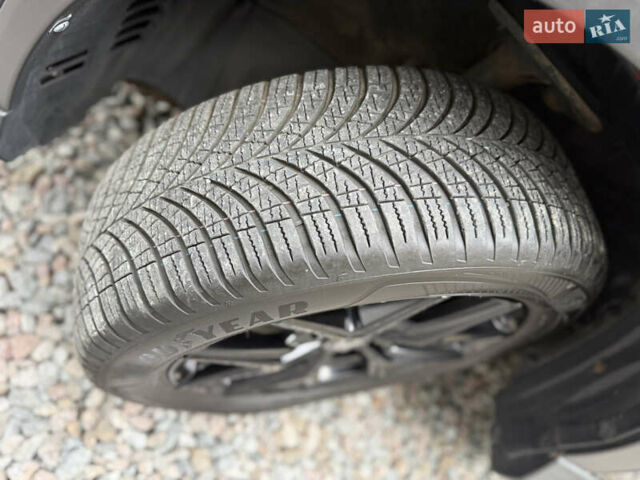 Черный Тойота РАВ 4, объемом двигателя 2.49 л и пробегом 122 тыс. км за 23800 $, фото 5 на Automoto.ua