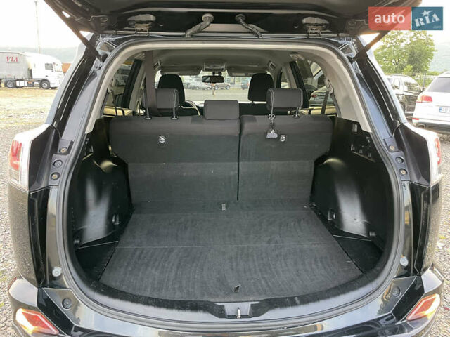 Чорний Тойота РАВ 4, об'ємом двигуна 2 л та пробігом 180 тис. км за 22700 $, фото 9 на Automoto.ua