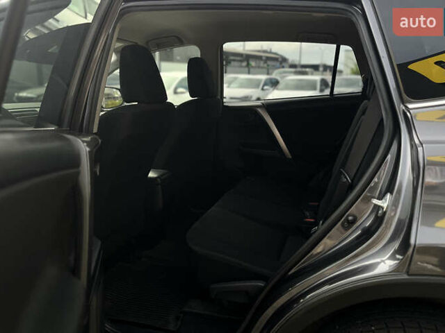 Чорний Тойота РАВ 4, об'ємом двигуна 2.49 л та пробігом 48 тис. км за 19100 $, фото 15 на Automoto.ua