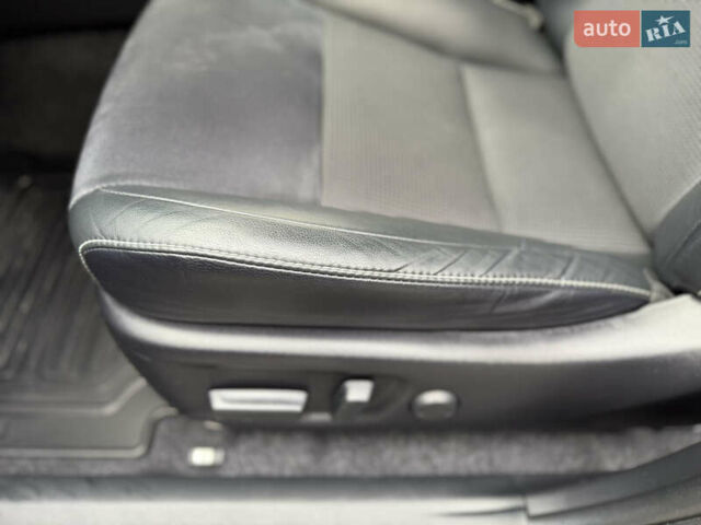 Черный Тойота РАВ 4, объемом двигателя 2.49 л и пробегом 122 тыс. км за 23800 $, фото 19 на Automoto.ua