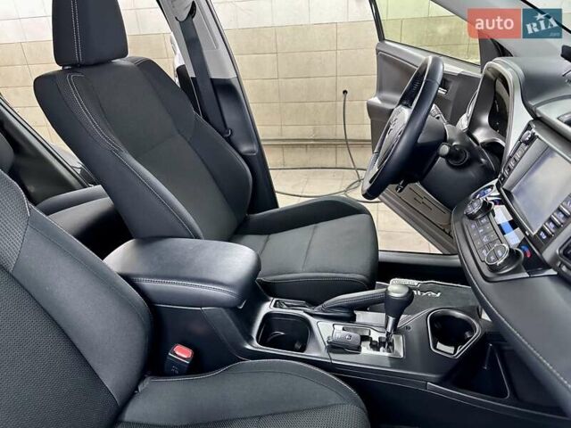 Черный Тойота РАВ 4, объемом двигателя 2.49 л и пробегом 123 тыс. км за 26999 $, фото 8 на Automoto.ua